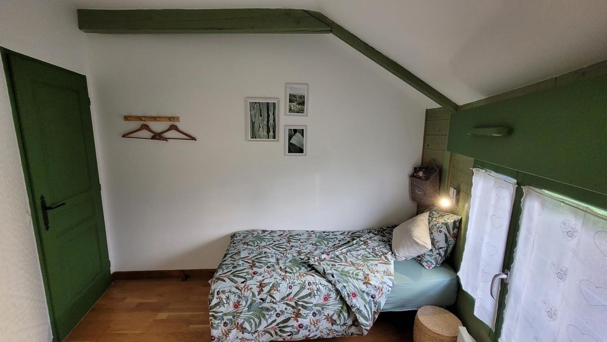 Monthoiron La Maison Ronde Et Ses 2 Cahutes מראה חיצוני תמונה