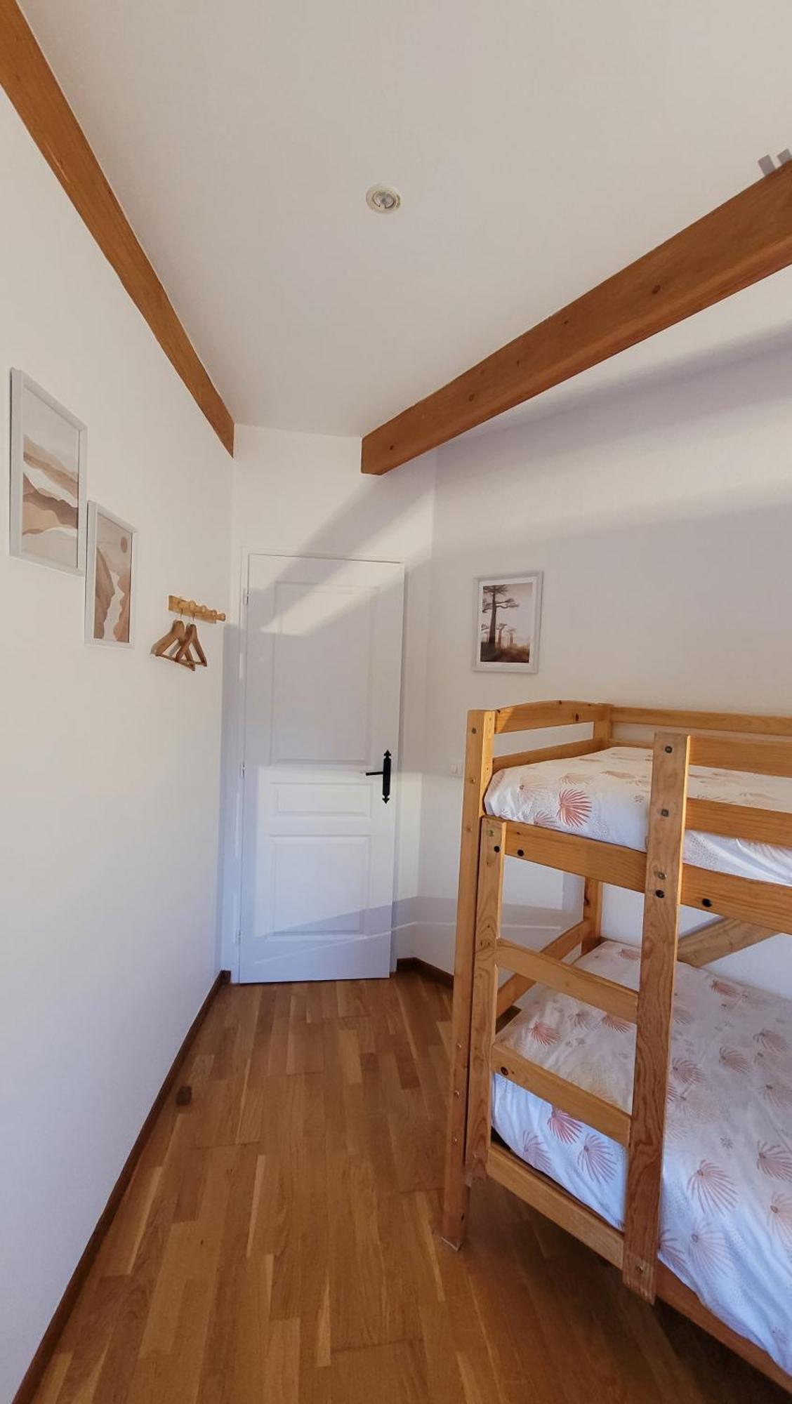 Monthoiron La Maison Ronde Et Ses 2 Cahutes מראה חיצוני תמונה