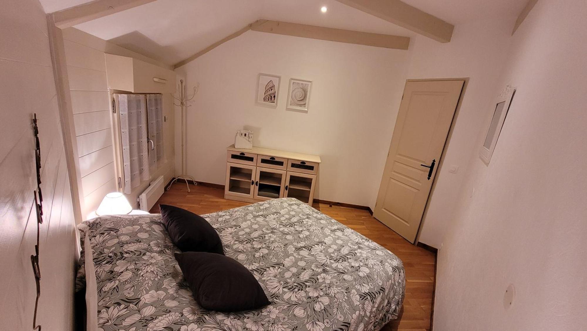 Monthoiron La Maison Ronde Et Ses 2 Cahutes מראה חיצוני תמונה