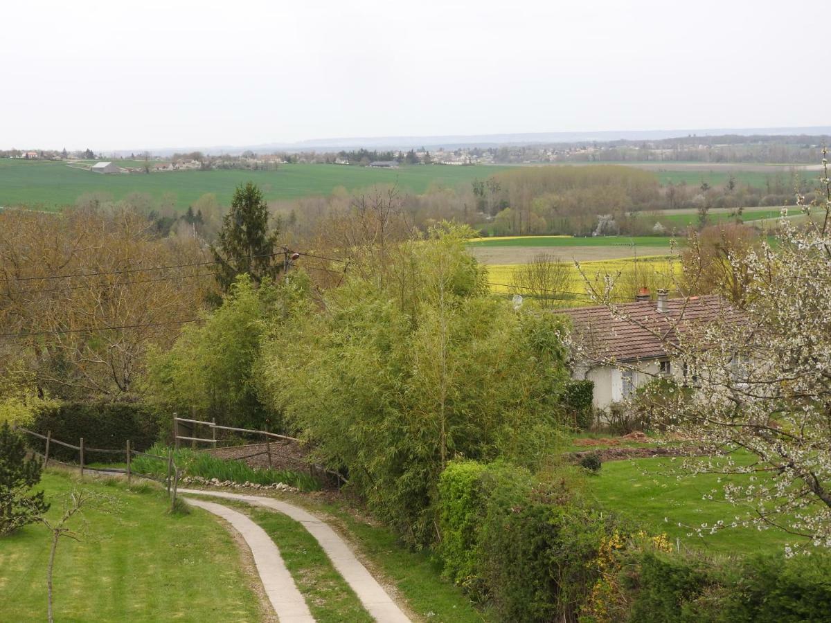 Monthoiron La Maison Ronde Et Ses 2 Cahutes מראה חיצוני תמונה