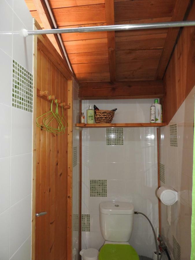 Monthoiron La Maison Ronde Et Ses 2 Cahutes מראה חיצוני תמונה